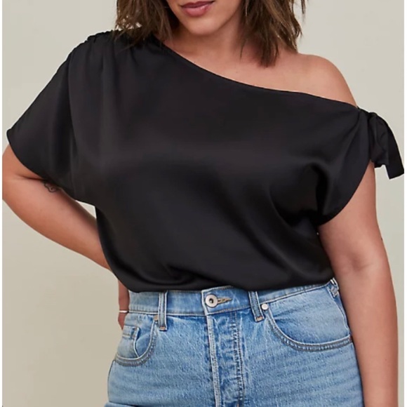 🆕 Black Satin Off Shoulder Top 3 3X 22 24 NWT Torrid New! - Picture 1 of 6